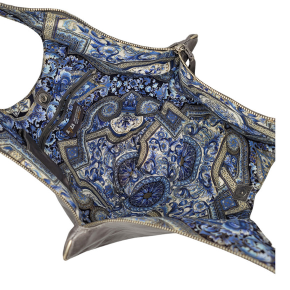 ARZA DESIGN Diamond Shoulder Bag in Grey with Pearl Trim - Picture 10 of 11